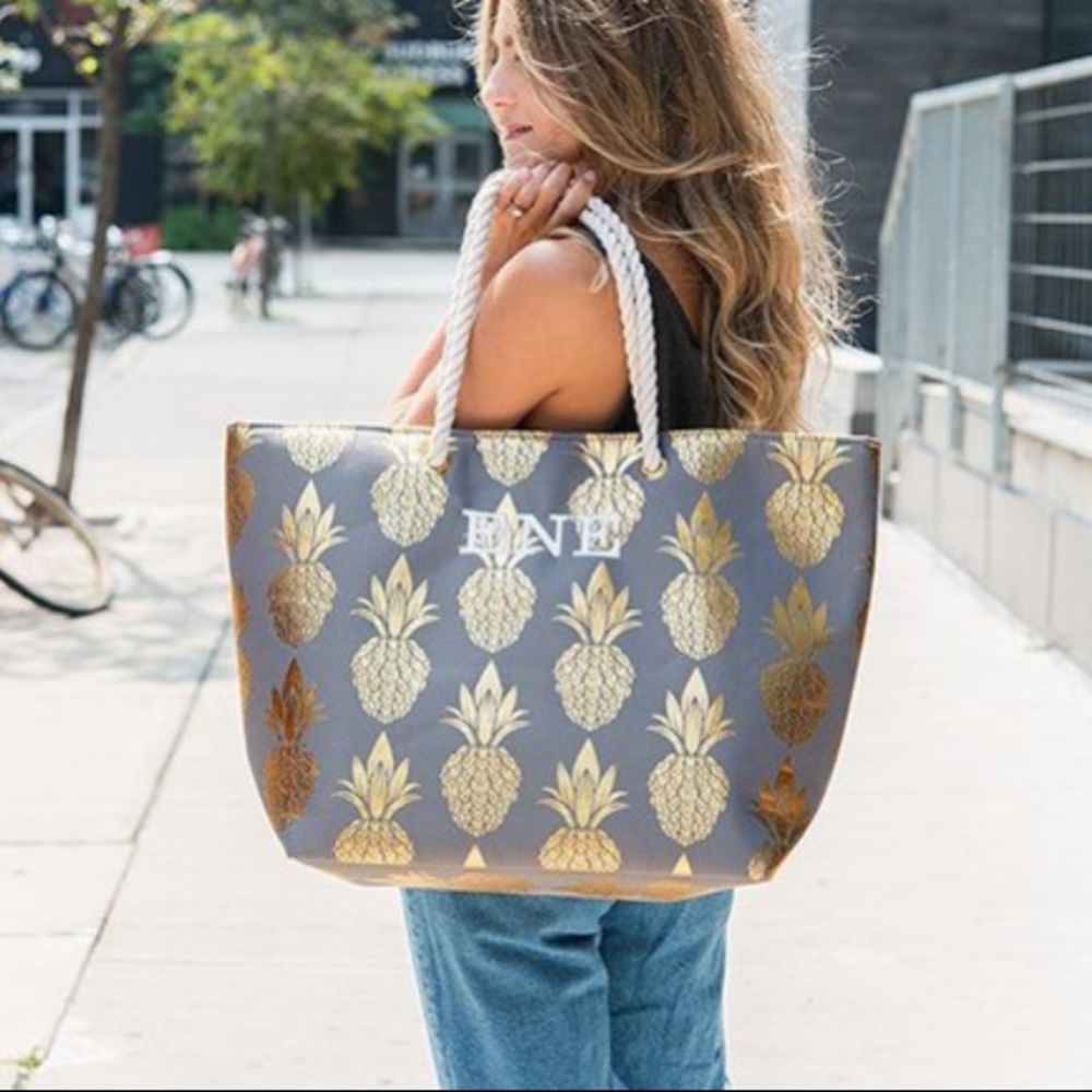 Pineapple beach tote - initials SEN embroidered